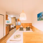 Budgetzimmer Erlebnishof Gut Huegle Çiftlik konaklama *