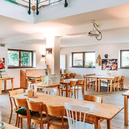 Gut Huegle Jugendzimmer Lantgård