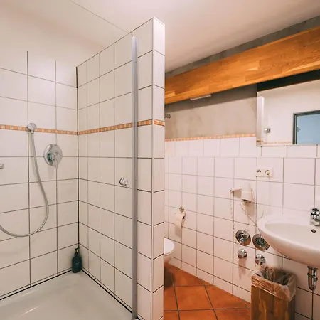Budgetzimmer Erlebnishof Gut Huegle בית חווה