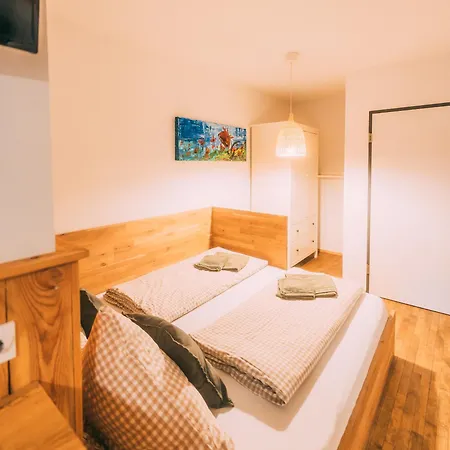 Budgetzimmer Erlebnishof Gut Huegle בית חווה