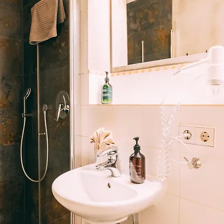 Budgetzimmer Erlebnishof Gut Huegle ראפנסבורג